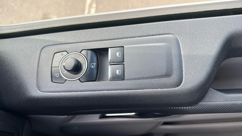 Ford Transit Custom 300 L1 Diesel Fwd 2.0 EcoBlue 136ps H1 Van Limited